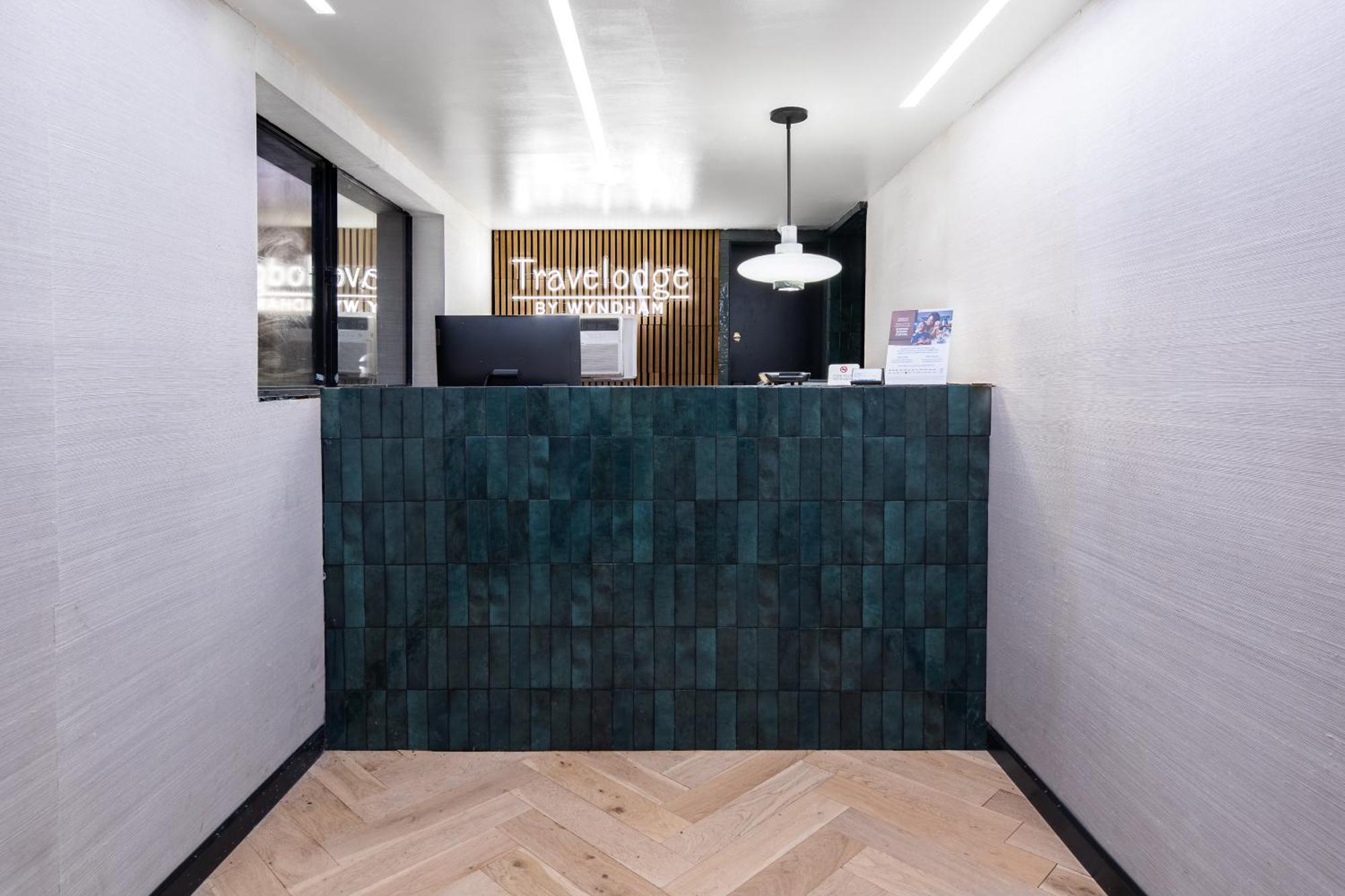 Travelodge By Wyndham Parker Exterior photo
